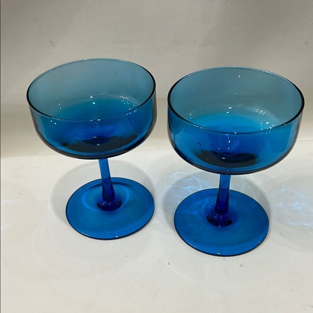 Vintage Deep Sea Blue Martini Glasses Goblets 8 Oz 4 3/4 In Tall 3 1/2 In Round
